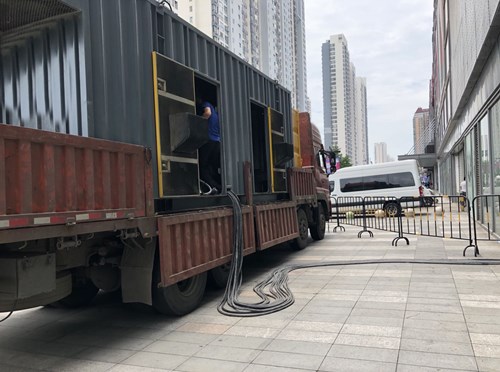 始兴冷却液不足的情况下如何检查柴油发电机组？